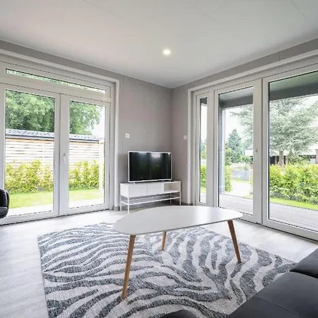 Recreatiepark Maas En Bos *