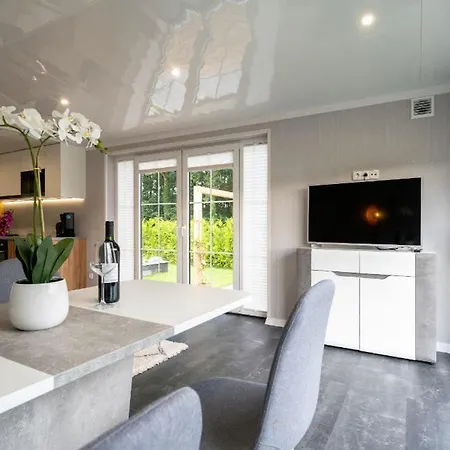 Recreatiepark Maas En Bos 假日公园